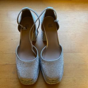 Size 9 wild fable Bianca rhinestone platform pumps
